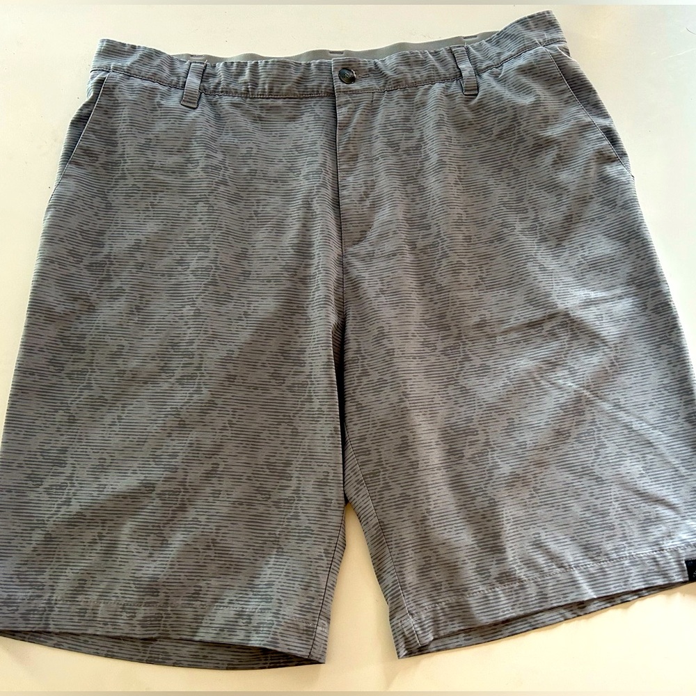 ADIDAS climalite mens size 38 stripped shorts